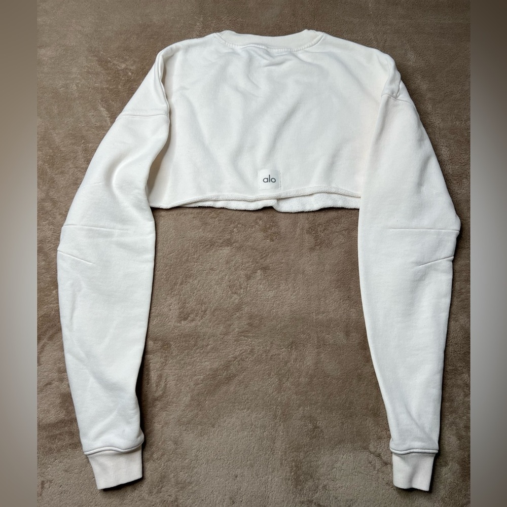 ALO Yoga White Cropped Long Sleeve Pullover